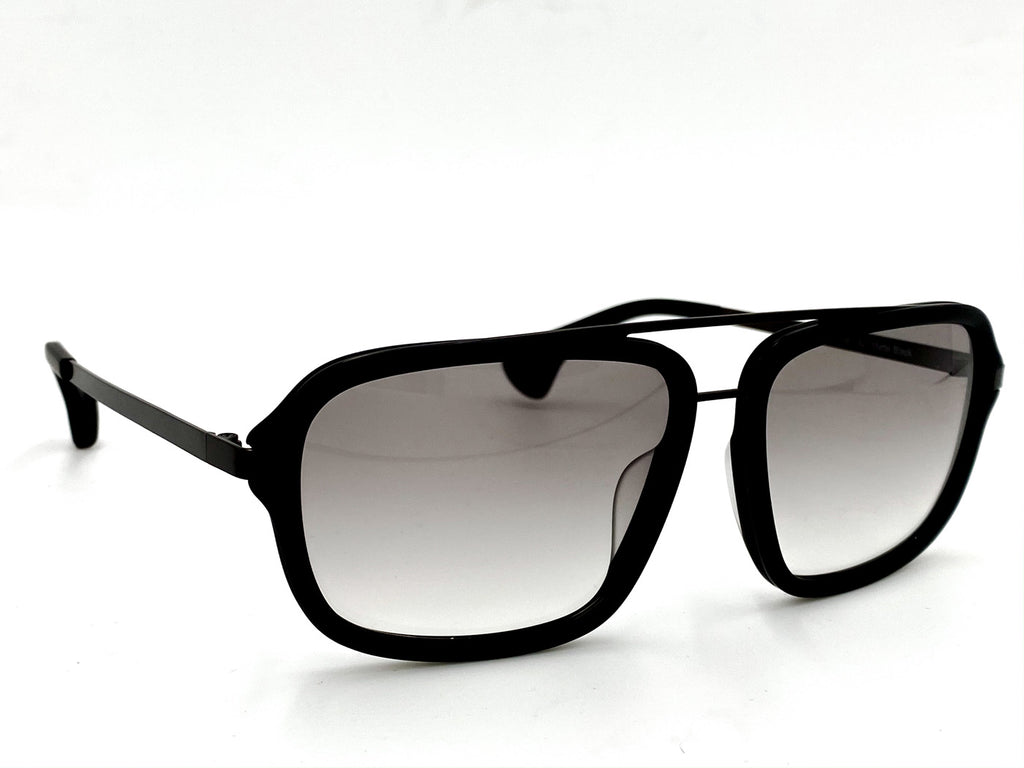 Initium 3000